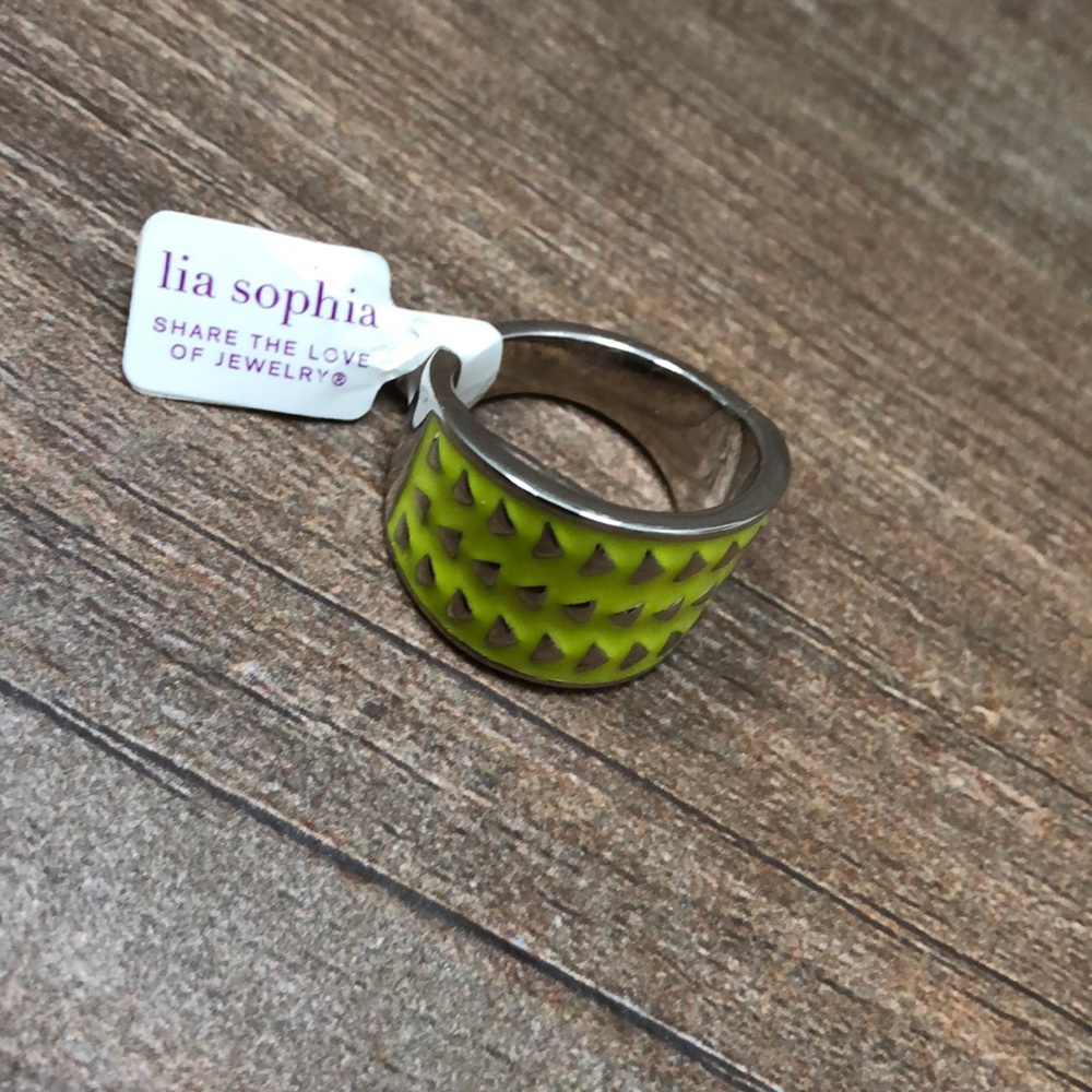 Lia Sophia size 9 ring